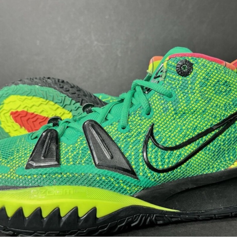 Nike Green and Black Performance Sneakers